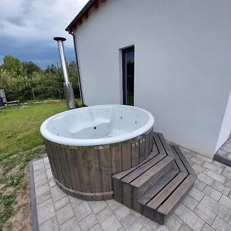 Krzywy Niesiolowice Holiday home *