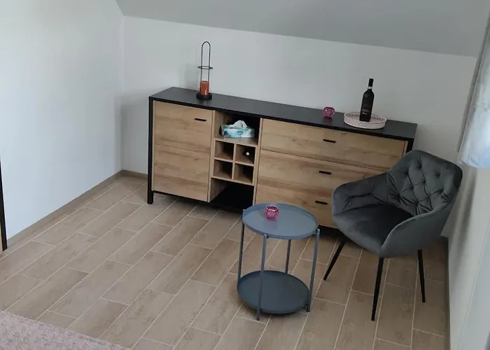 Krzywy Niesiolowice Semesterbostad *